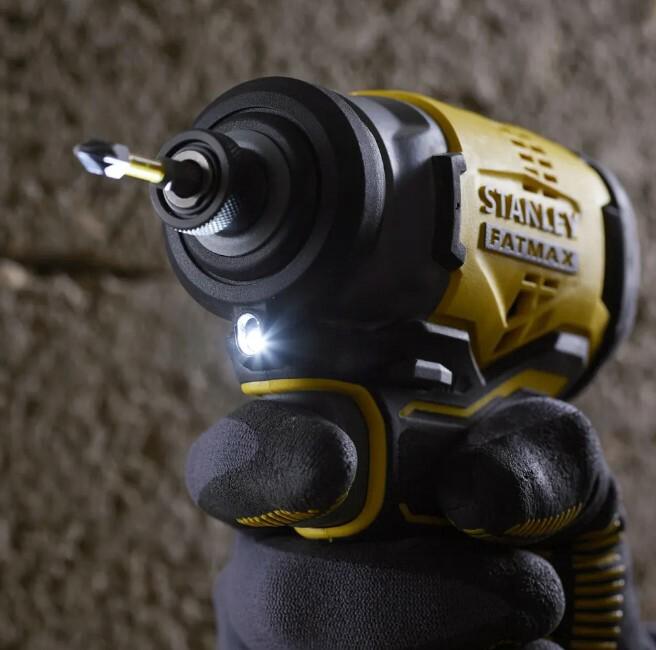 Акумуляторний ударний гайкокрут Stanley FatMax SBF810D2K