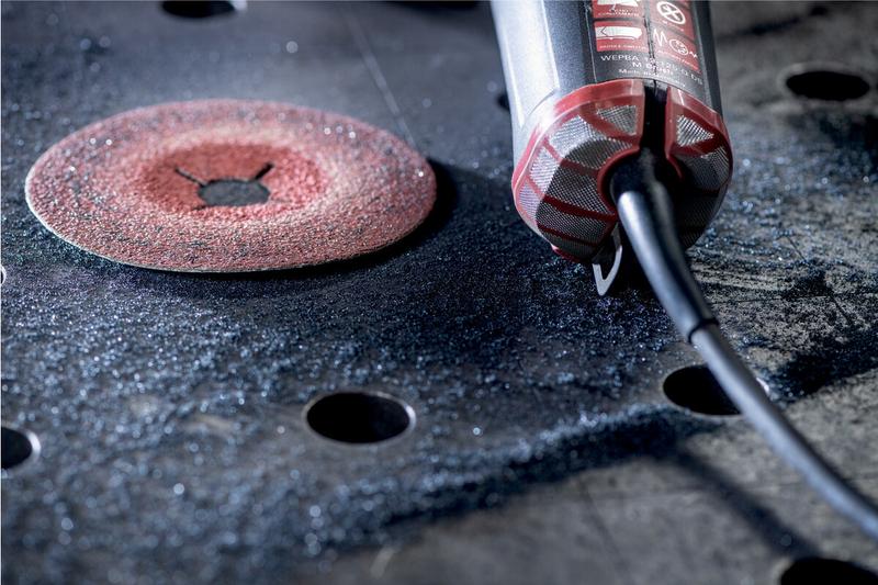 Кутова шліфувальна машина мережева Metabo WEPBA 19-125 Q DS M-Brush (613114000)