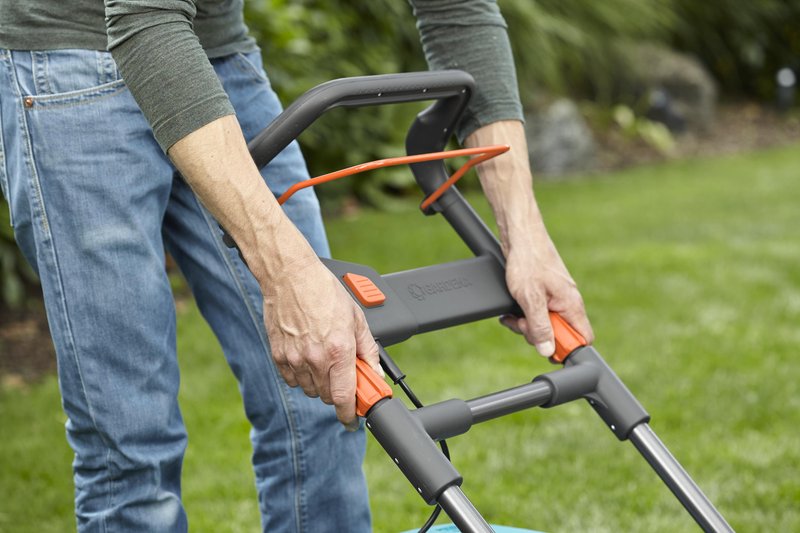 Електрична газонокосарка Gardena PowerMax 1800/42 з мульчуванням (05042-20)