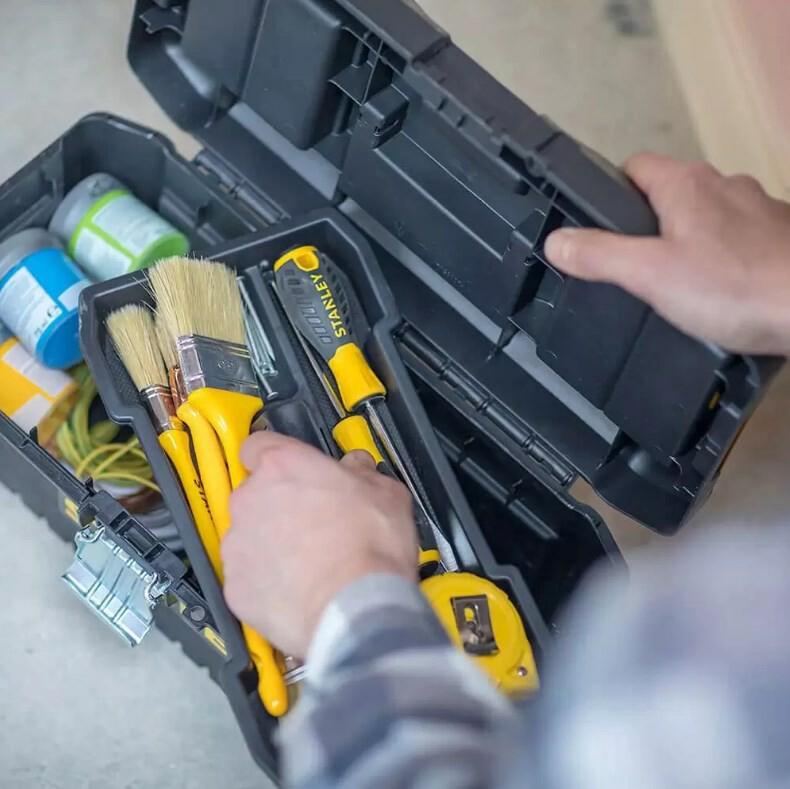 Ящик STANLEY " ESSENTIAL" 406 x 205 x 195 мм, пластиковий (STST1-75518)