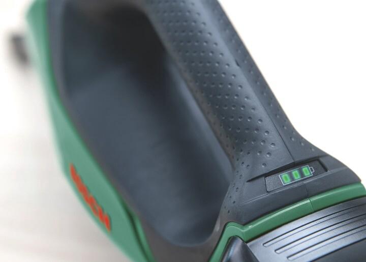 Автомобільний пилосос Bosch UniversalVac 18 Baretool (06033B9102) (без АКБ та ЗП)