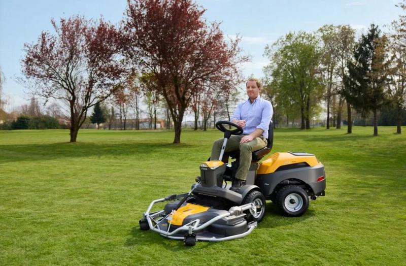 Райдер бензиновий Stiga Park 700 W