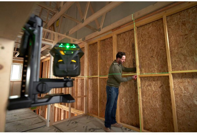 Рівень лазерний FatMax®MultilineGreen трипроменевий площинний самовирівнюючий, чемодан STANLEY FMHT1-77356