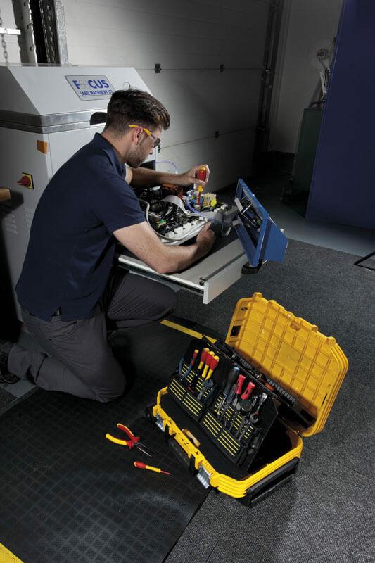 Ящик Stanley FATMAX 540 х400 х 435 мм, армований скловолокном, з колесами (FMST1-72383)