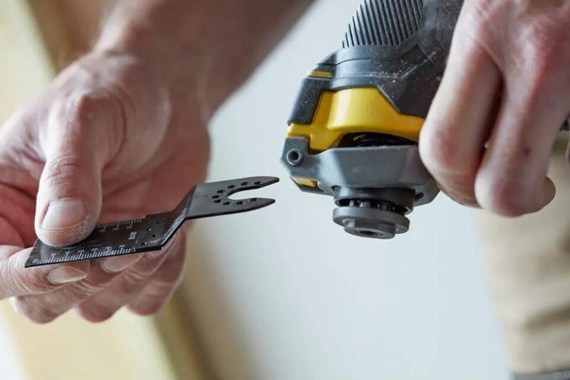 Багатофункціональний акумуляторний інструмент Stanley FatMax SFMCE500B (без АКБ та ЗП)