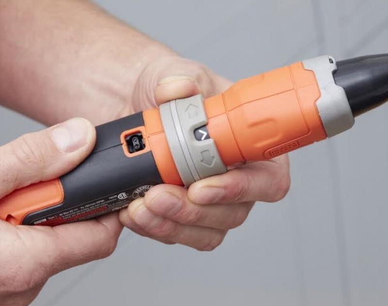 Викрутка акумуляторна Black   Decker BCF603C-QW