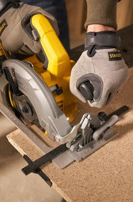 Акумуляторна дискова пилка Stanley FatMax SFMCS550M2K