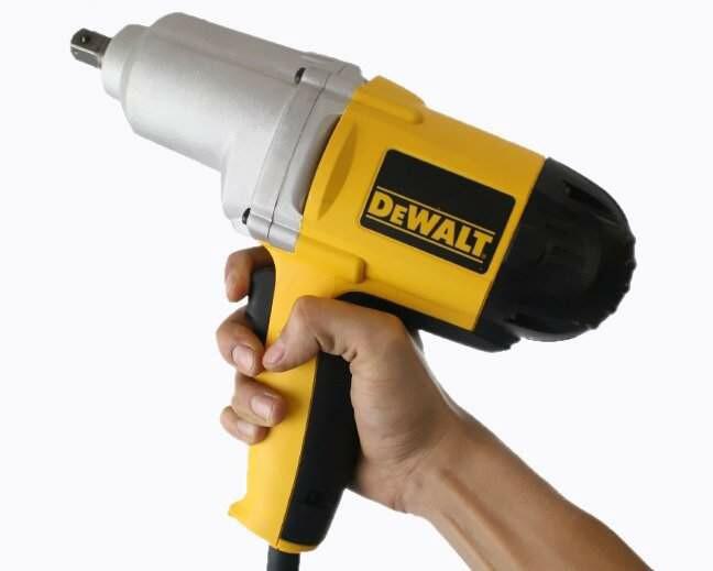 Гайкокрут ударний DeWALT DW294