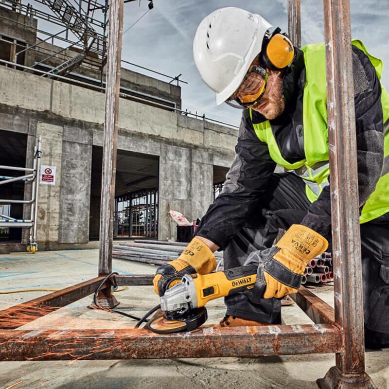 Кутова шліфувальна машина DeWALT DWE4357