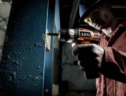 Акумуляторний шурупокрут AEG BS 12C2 Li-152C (2х1,5 Ah)