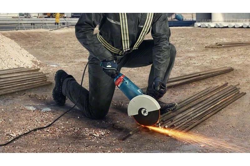 Кутова шліфмашина Bosch GWS 24-230 JZ (06018C3300)