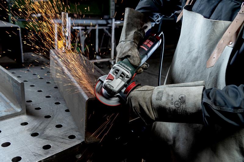 Кутова шліфувальна машина мережева Metabo WE 19-125 Q M-Brush (613105000)