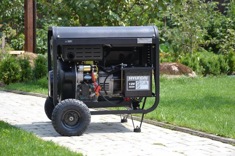Дизельний генератор Hyundai DHY 8000LE