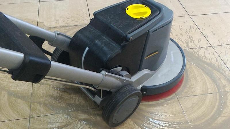 Полотер Karcher BDS 43-180 C Adv