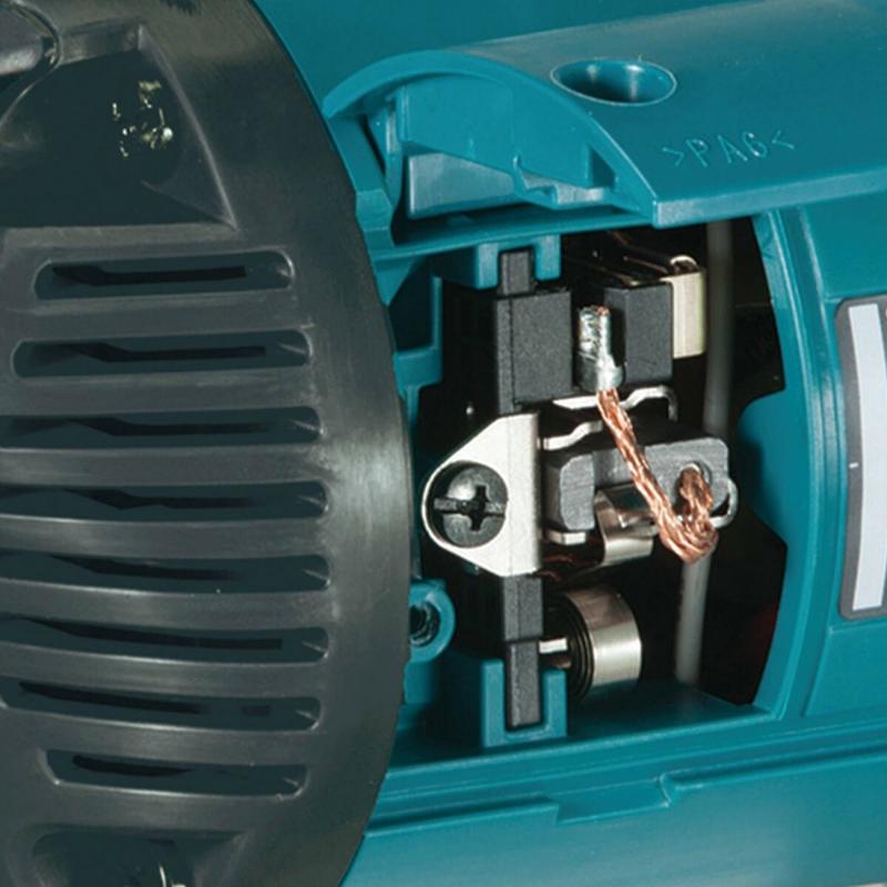 Кутова шліфувальна машина Makita GA7060