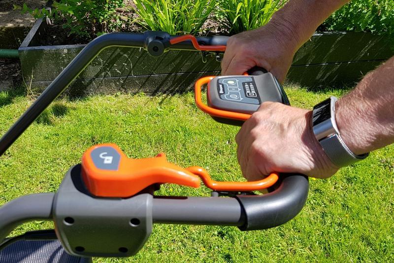 Акумуляторна газонокосарка Husqvarna LC 347VLi (без акумулятора і ЗП)