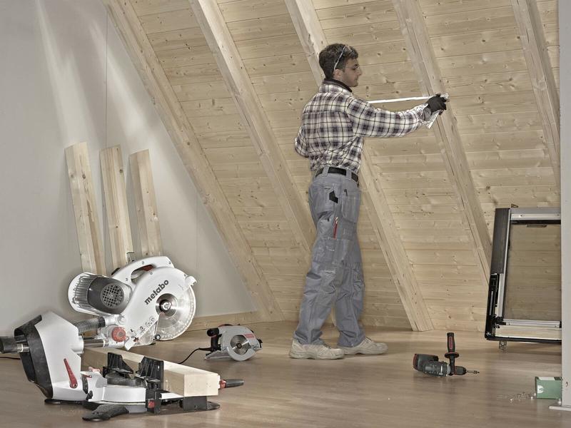 Пила торцювальна з тяговою функцією Metabo KGS 254 I Plus (102540200)