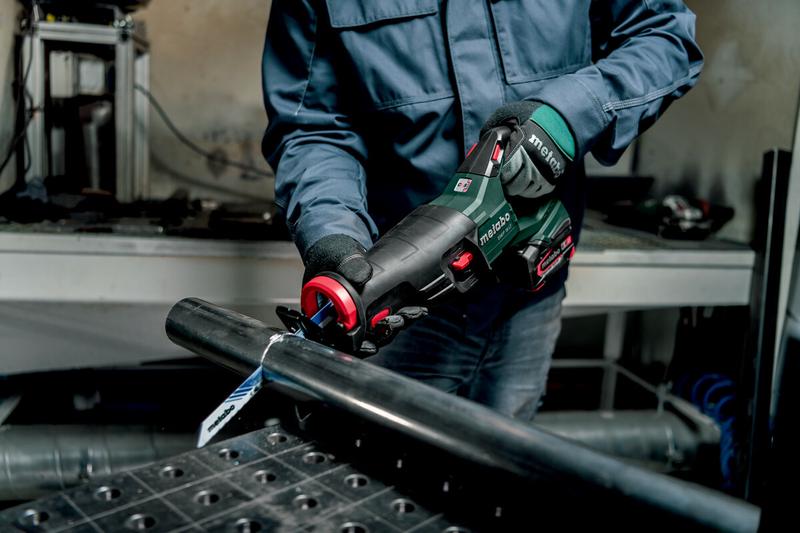 Акумуляторна шабельна пилка Metabo SSEP 18 LT (601616840) (без АКБ та ЗП)