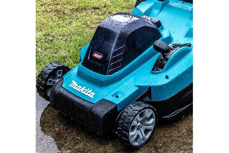 Акумуляторна газонокосарка Makita XGT LM004GM103