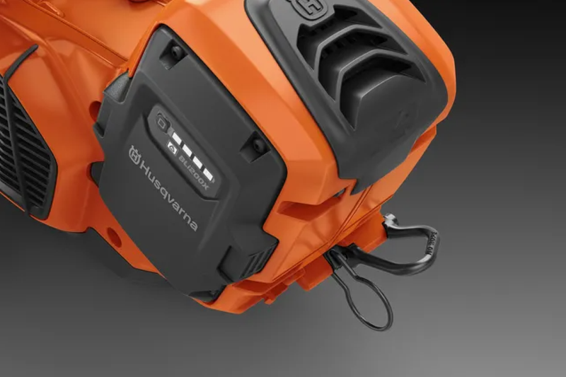 Акумуляторна пилка Husqvarna T542iXP (9706468-14) (без АКБ та ЗП)