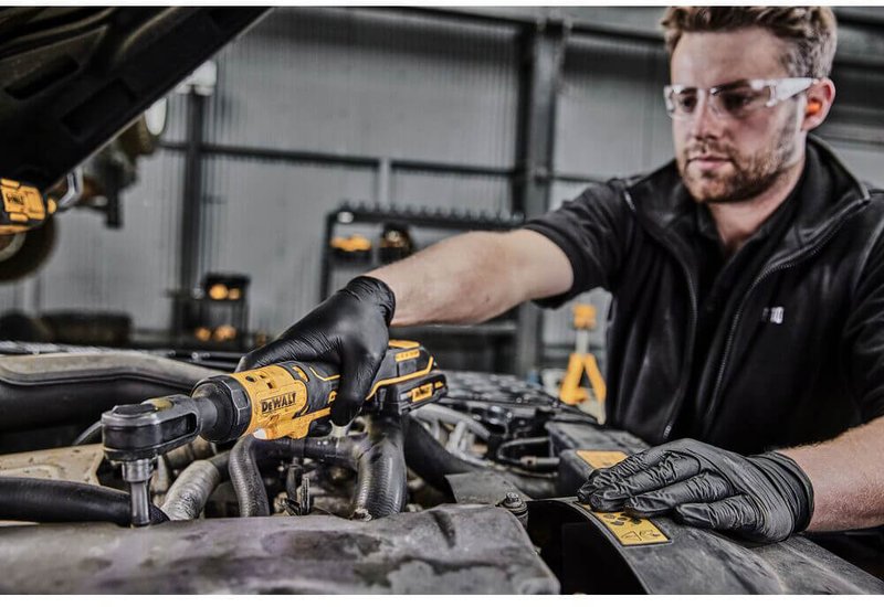 Гайкокрут кутовий - ключ-храповик акумуляторний безщітковий DeWALT DCF512N