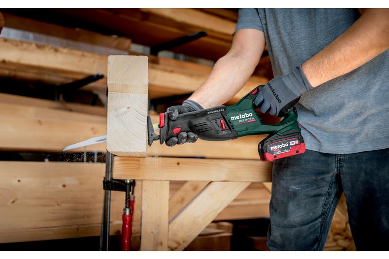 Акумуляторна шабельна пилка Metabo SSEP 18 LT BL (601617850) (без АКБ та ЗП)