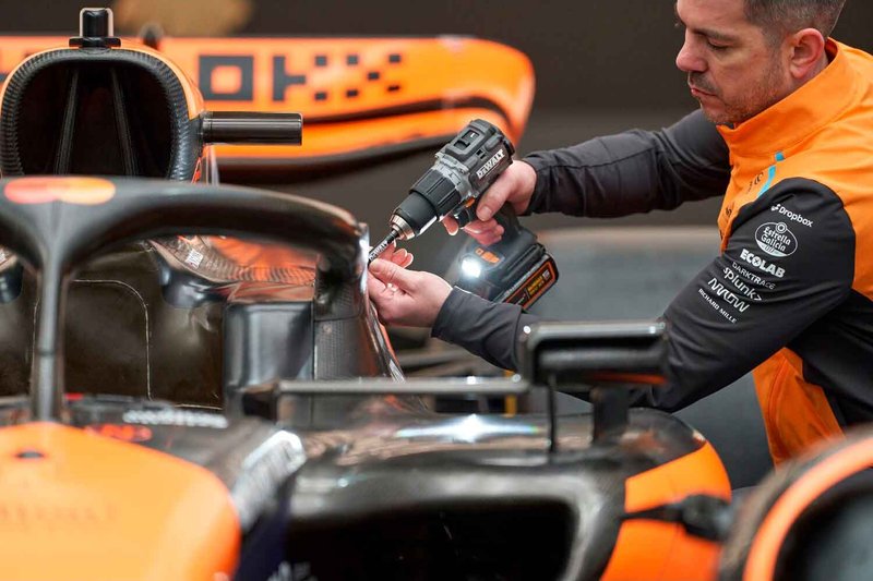 Дриль-шурупокрут ударний McLaren F1 TEAM LIMITED EDITION DeWALT DCD85MP2T