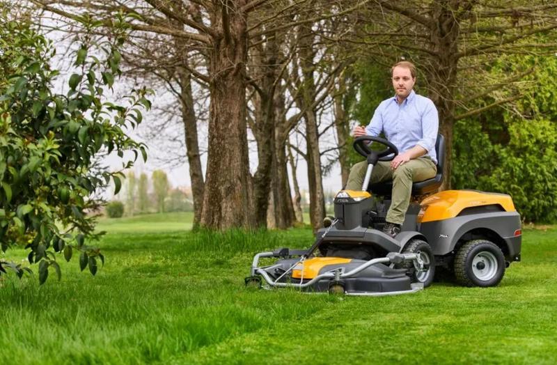 Райдер бензиновий Stiga Park 700 W