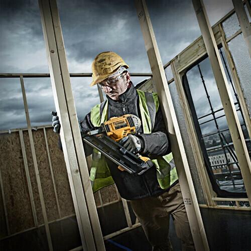 Акумуляторний цвяхозабивач DeWALT DCN692N (без акумулятора і ЗП)