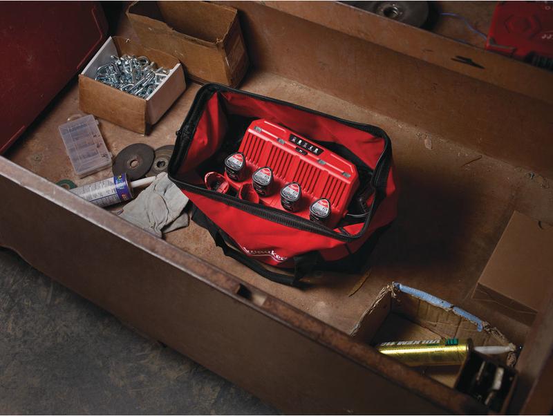 Зарядний пристрій Milwaukee M12 C4 (4932430554)