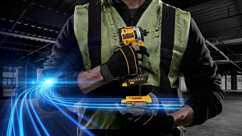 Шурупокрут ударний акумуляторний DeWALT DCF850E1T+DCB183