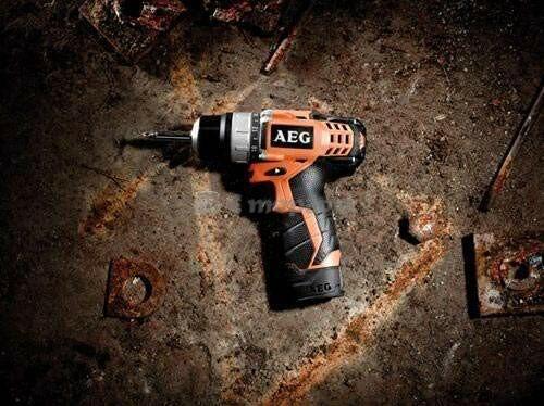 Акумуляторний шурупокрут AEG BS 12C2 Li-152C (2х1,5 Ah)