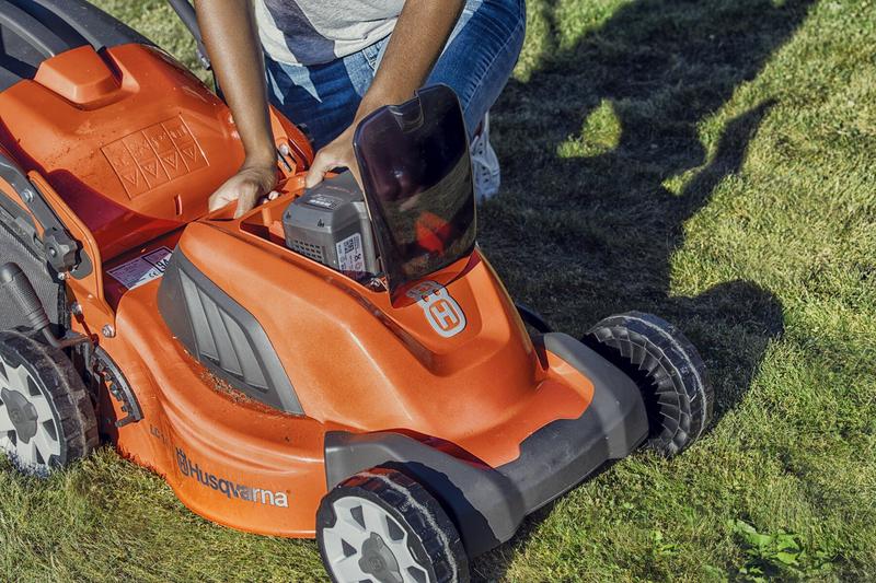 Акумуляторна газонокосарка Husqvarna LC 141Li