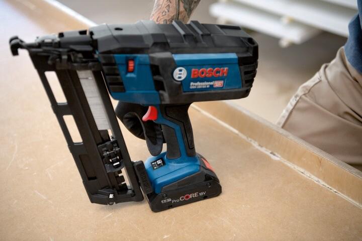 Акумуляторний цвяхозабивач Bosch GNH 18V-64 M (0601481000) (без АКБ та ЗП)