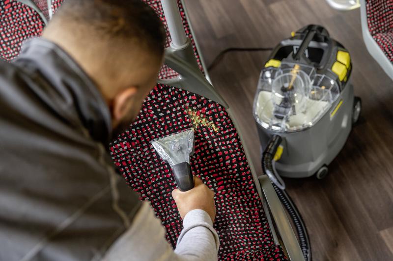 Миючий пилосос Karcher Puzzi 8/1 (1.100-240.0)