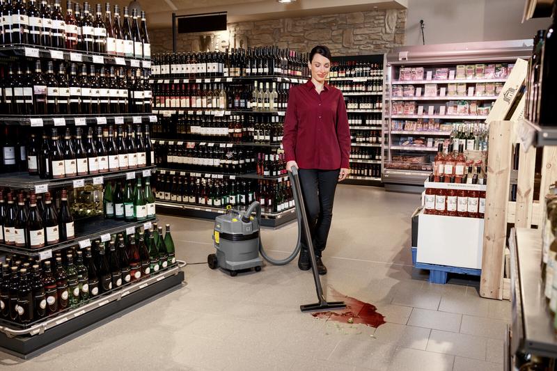 Пилосос для сухого та вологого прибирання Karcher NT 22/1 Ap (1.378-600.0)