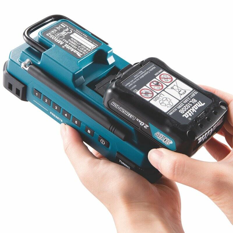 Акумуляторний радіоприймач Makita DEAMR052 (без акумулятора і ЗП)