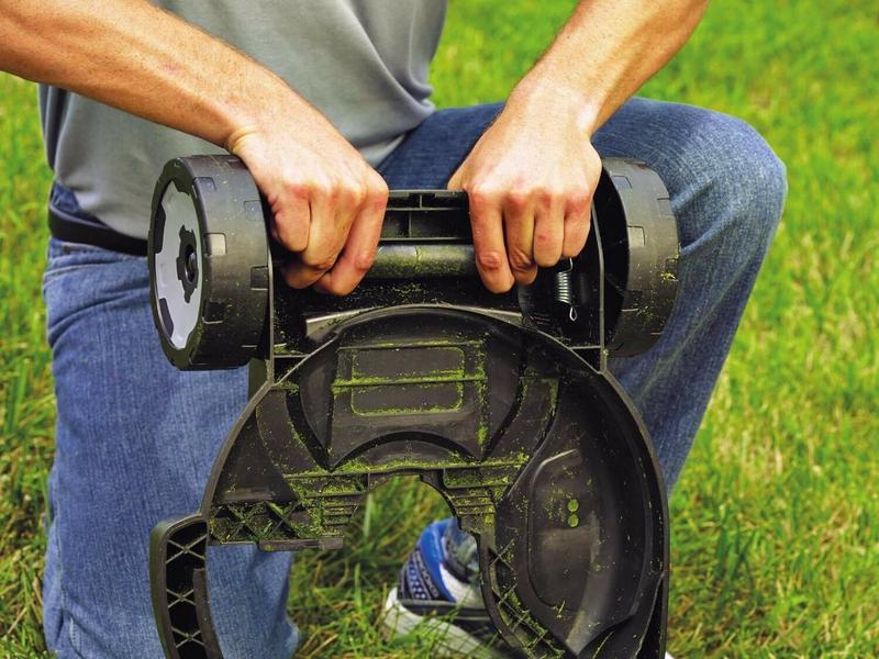 Акумуляторний тріммер Black   Decker STC1820