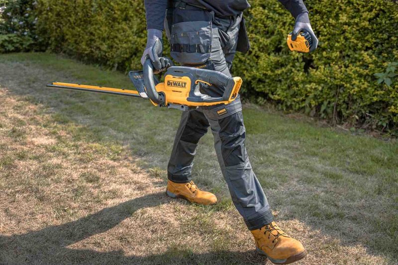 Кущоріз акумуляторний DeWALT DCMHT564P1