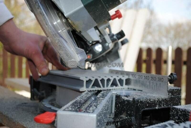 Торцювальна пила Metabo KGSV 216M (619261000)