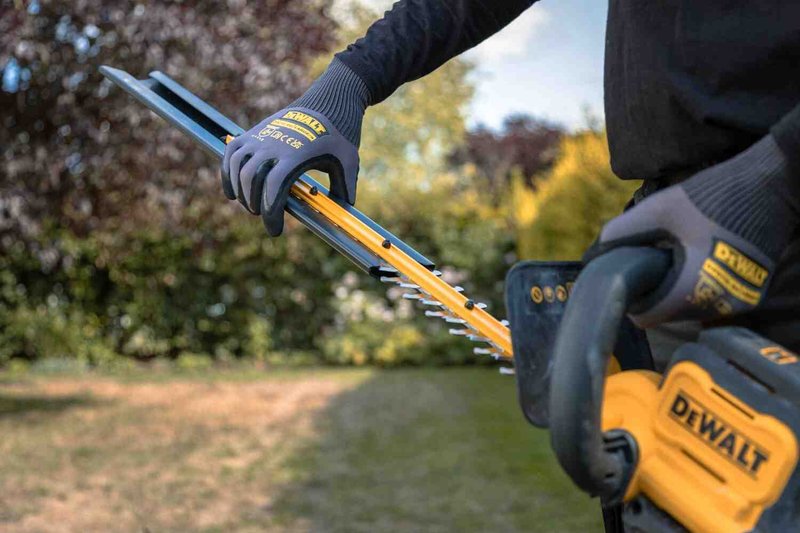 Кущоріз акумуляторний DeWALT DCMHT564N