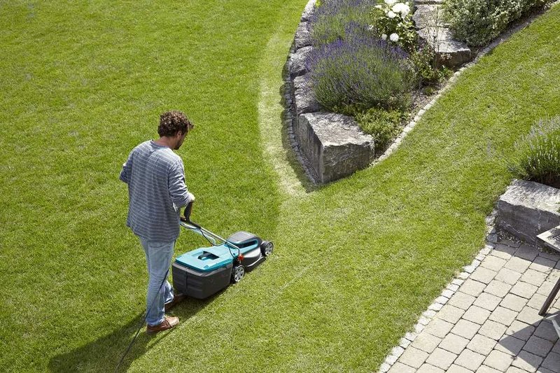 Електрична газонокосарка Gardena PowerMax 1400/34 (05034-20)