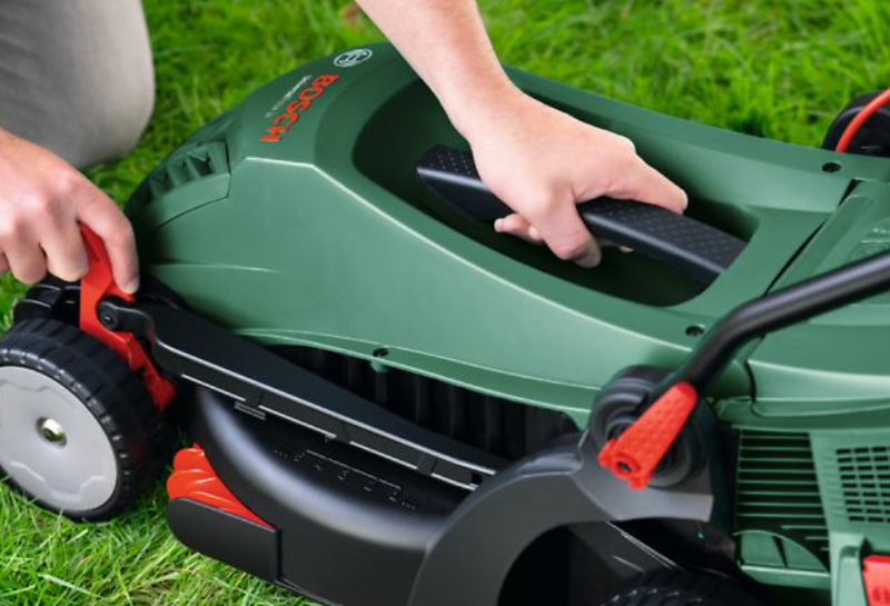 Газонокосарка Bosch UniversalRotak 34 (06008A6401)