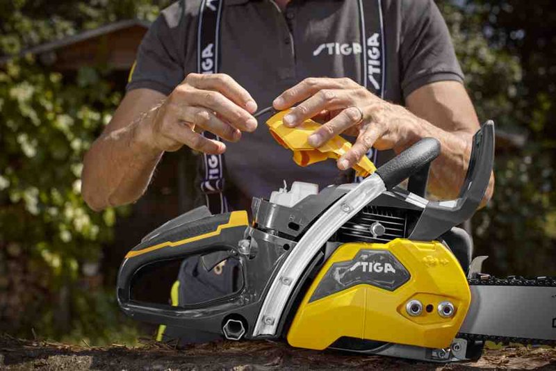 Пила ланцюгова бензинова STIGA CS755