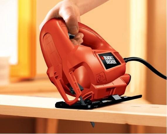 Електролобзик BLACK   DECKER KS500