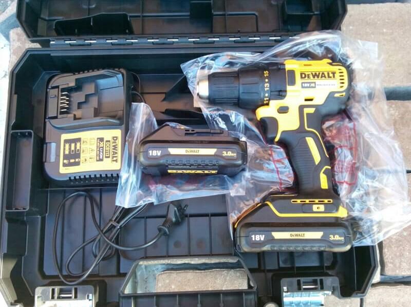 Дриль-шурупокрут акумуляторний DeWALT DCD777L2T