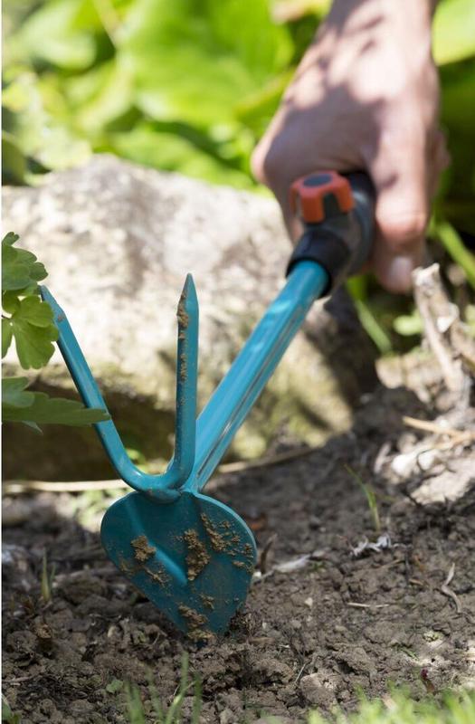 Сапка ручна GARDENA Combisystem Classic Ergo трикутна, 6 см, 2 зубця (08911-20.000.00)