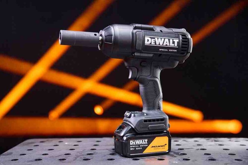 Гайкокрут ударний акумуляторний безщітковий McLaren F1 TEAM SPECIAL EDITION DeWALT DCF99MP2T