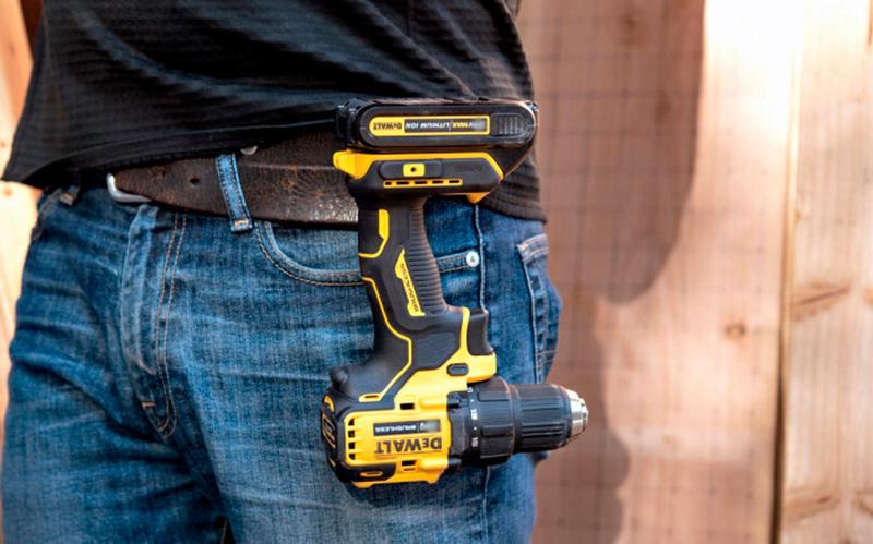 Дриль-шуруповерт DeWALT DCD708P2T