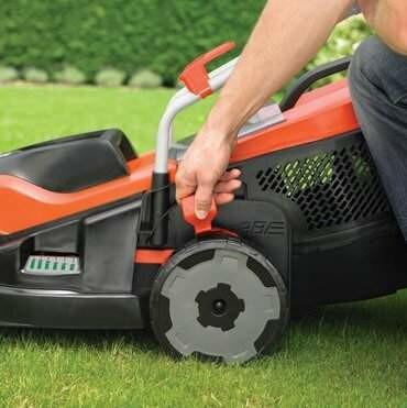 Газонокосарка Black   Decker EMAX42I